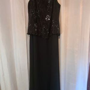 Plus size sleeveless ball gown